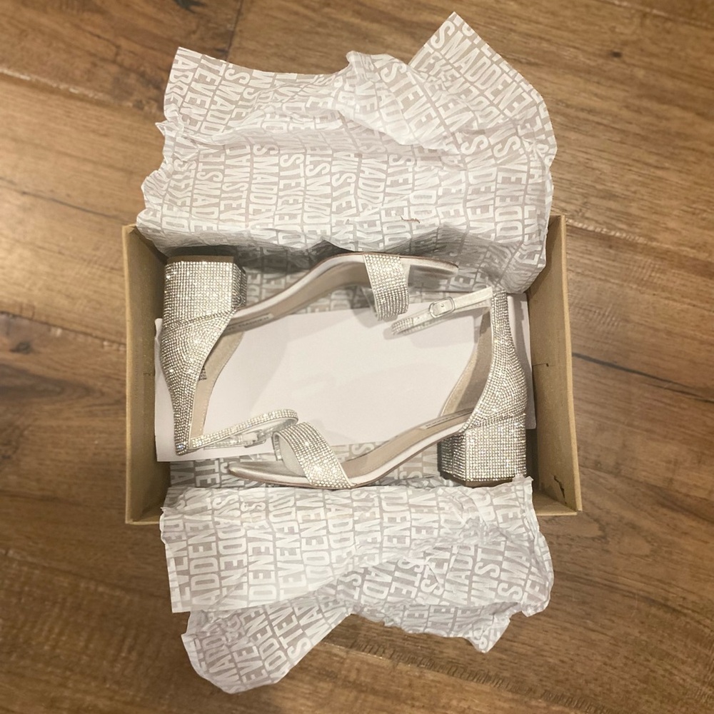 Steve Madden Irene-R Wide Width Heel Size 6